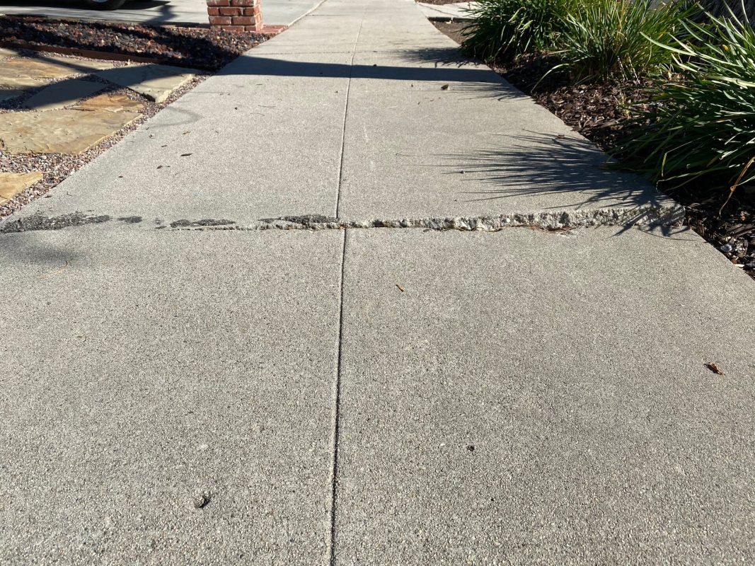 fissures dans le béton